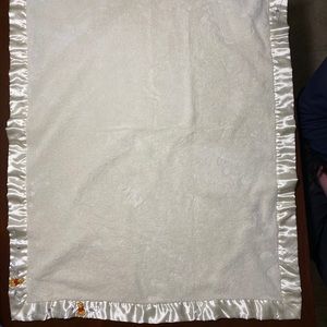 Disney Winnie the Pooh & Bees Blanket Satin Trim